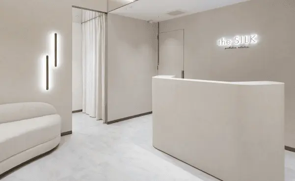 the SILK(ザシルク) 池袋東口店の写真 2