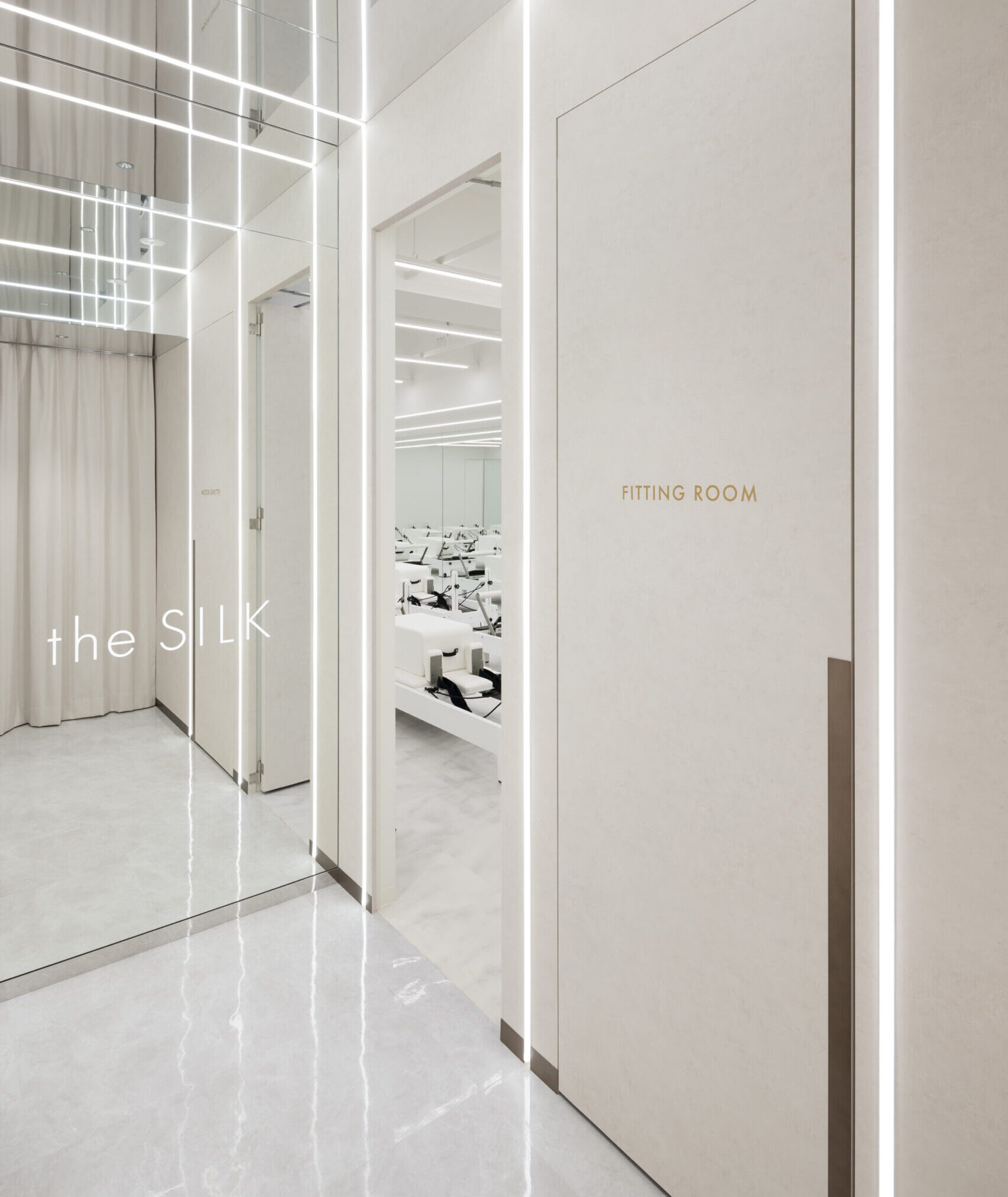 the SILK(ザシルク) 銀座店の写真 5