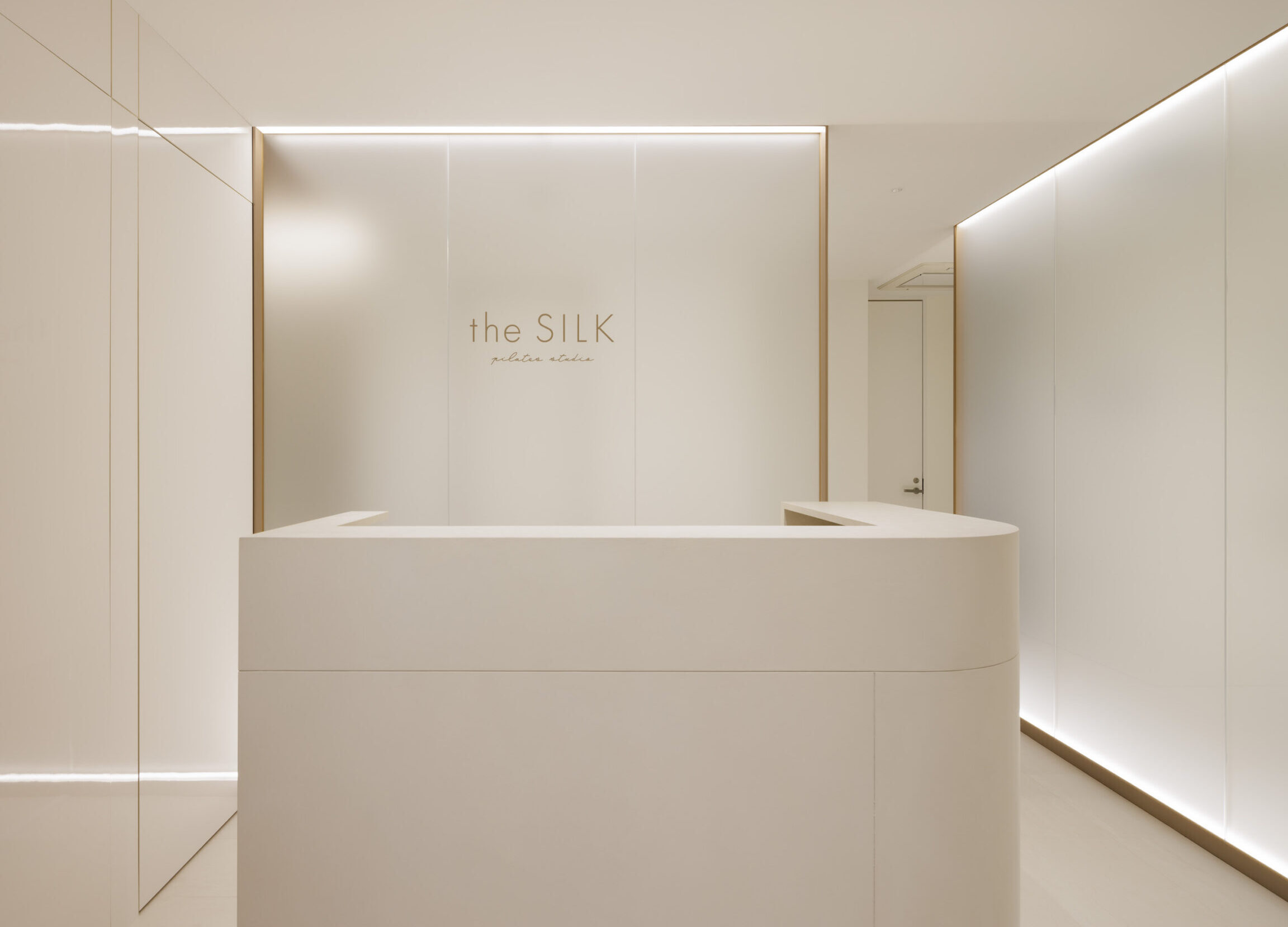 the SILK(ザシルク) 池袋西口店の写真 3