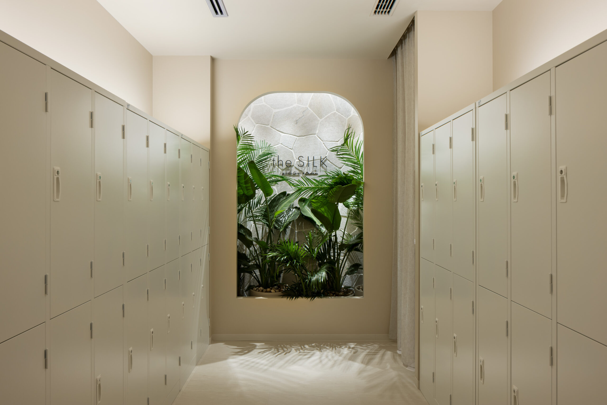 the SILK(ザシルク) 吉祥寺店の写真 2