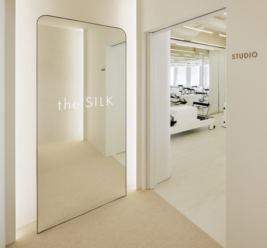 the SILK(ザシルク) 北千住店の写真 1