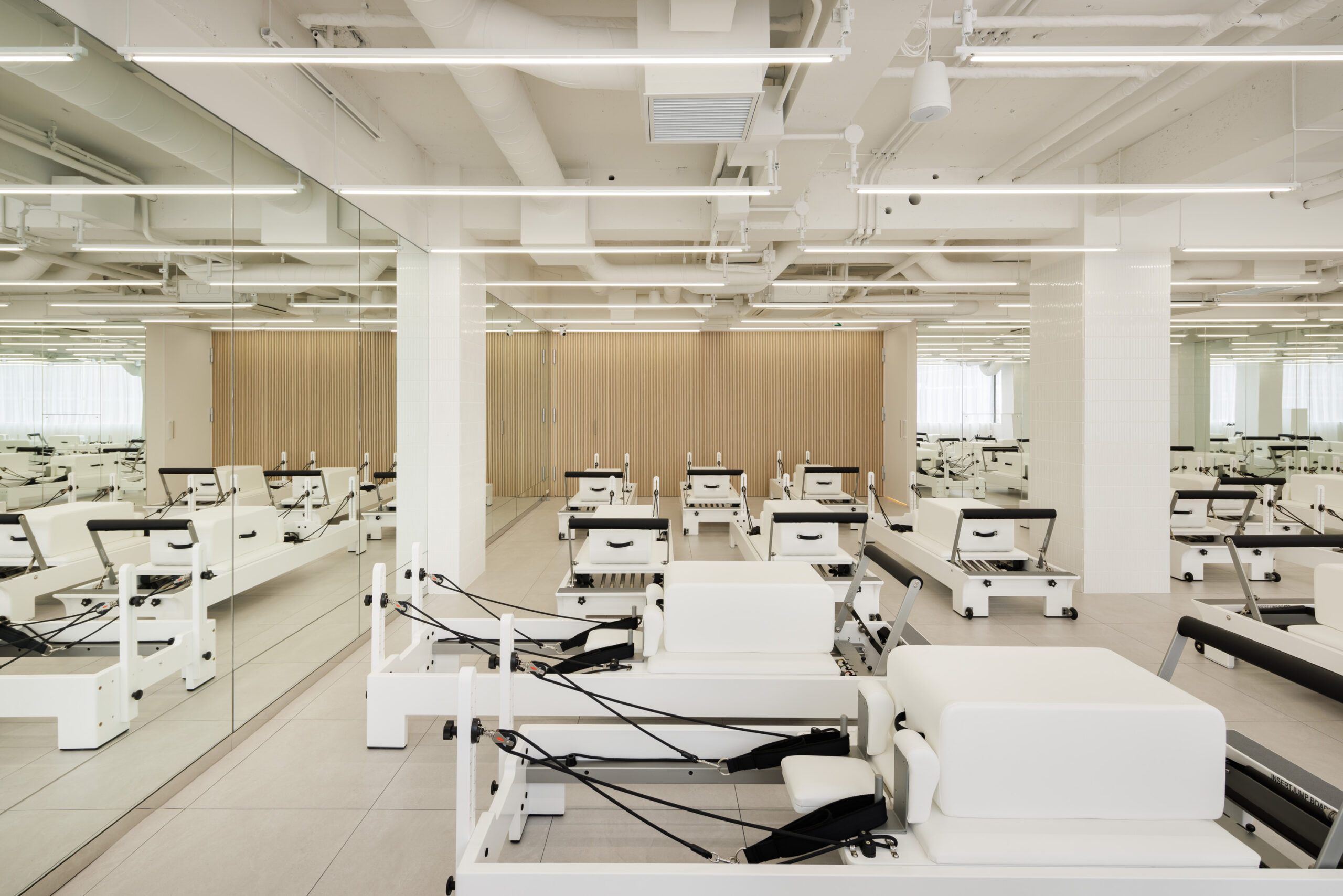 the SILK(ザシルク) 新宿店の写真 2