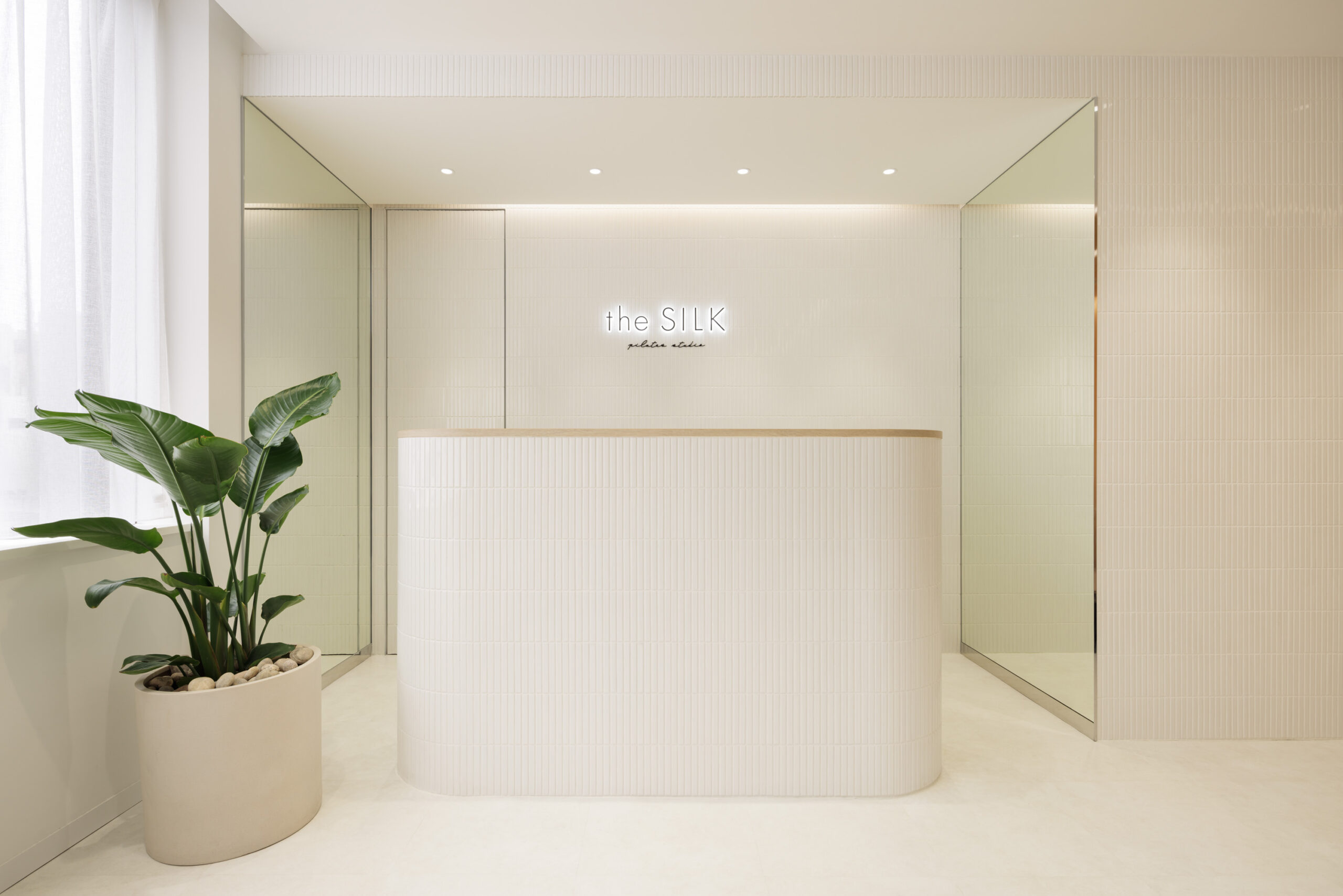 the SILK(ザシルク) 新宿店の写真 3