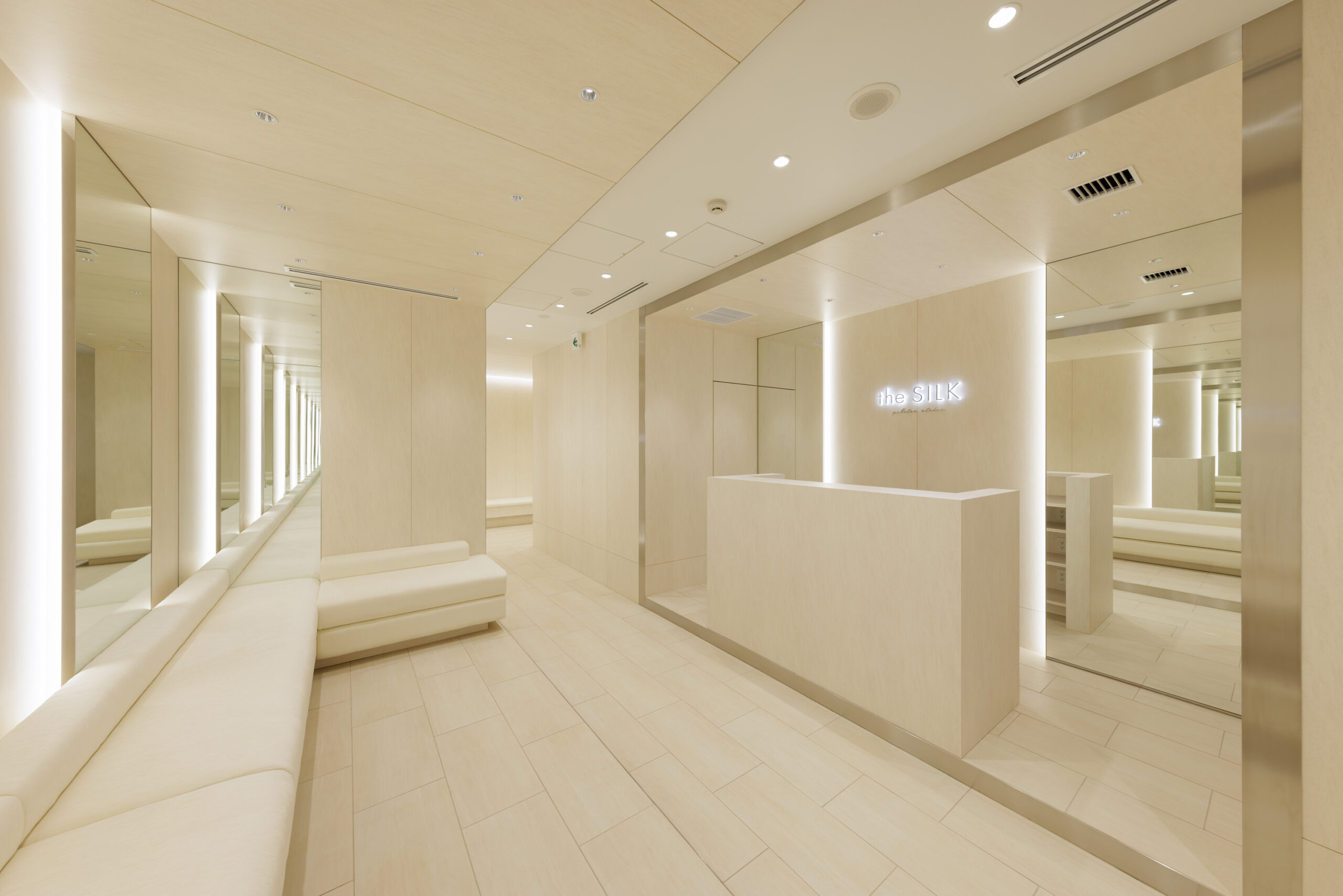 the SILK(ザシルク) 横浜店の写真 4