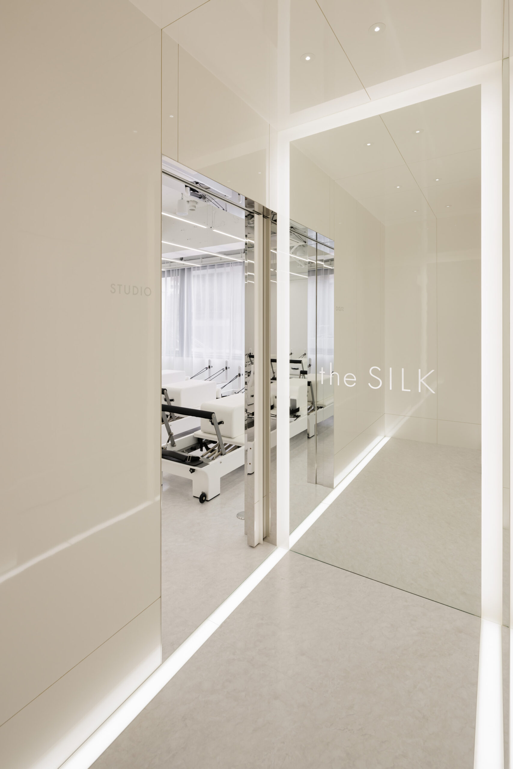 the SILK(ザシルク) 横浜店の写真 7