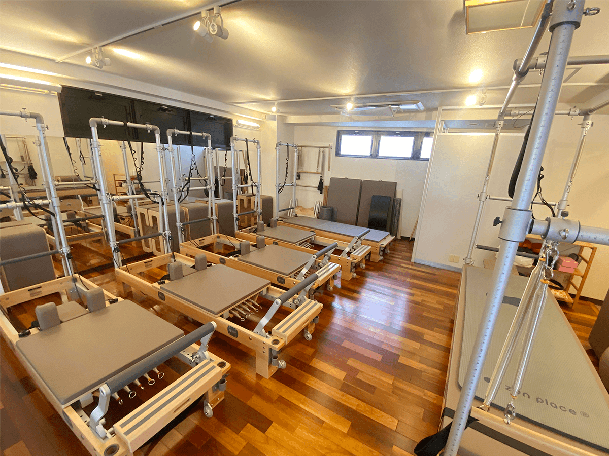 zen place pilates 用賀の写真 1